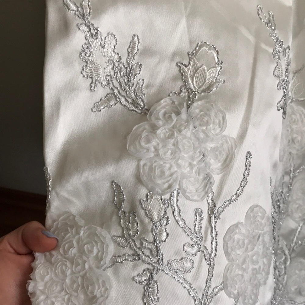 Chi Chi London Pearl ivory dress wedding or cocktail - Picture 5 of 14